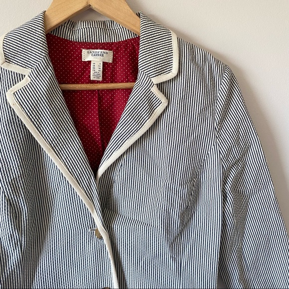 ❤️3/$30❤️Vintage Stripped Blazer - Picture 3 of 5